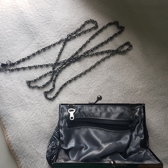 Clutch - Picture 4 of 4